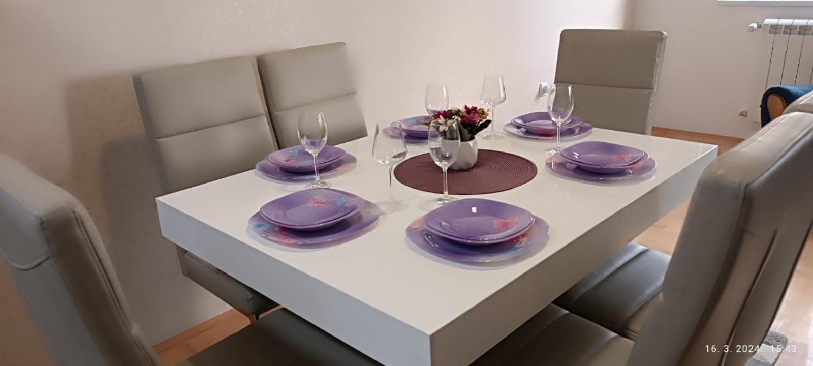 Apartman Lara Pirot Exterior foto